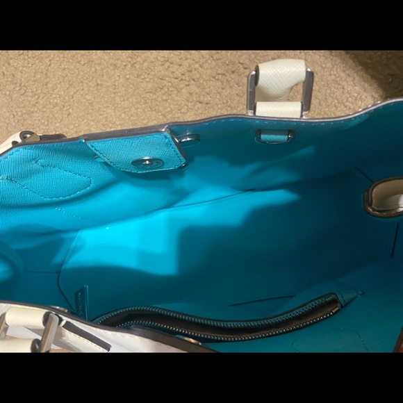 White Michael Kors handbag teal interior - Picture 3 of 3